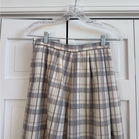 VINTAGE David Brooks Plaid Gray, Tan & Cream WOOL Skirt - fits like a size 4 - Picture 5 of 8